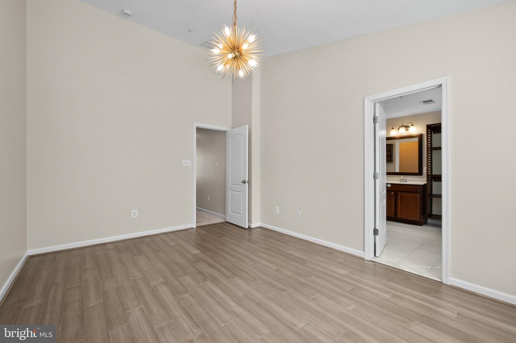 8548 CROOKED TREE LANE