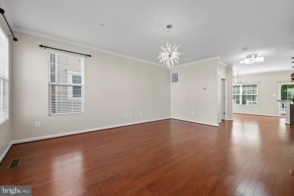 8548 CROOKED TREE LANE