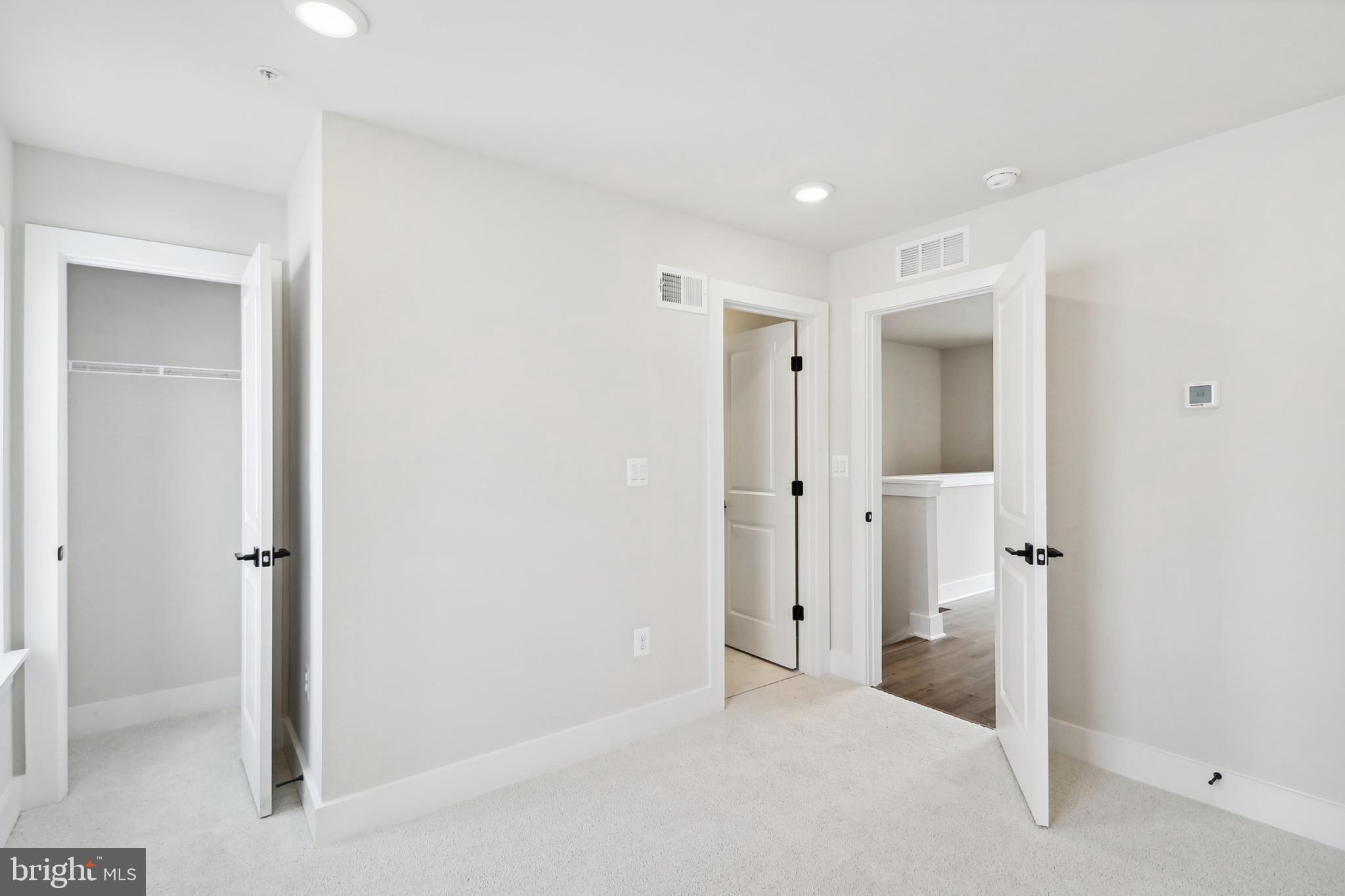 104 Glass Ln