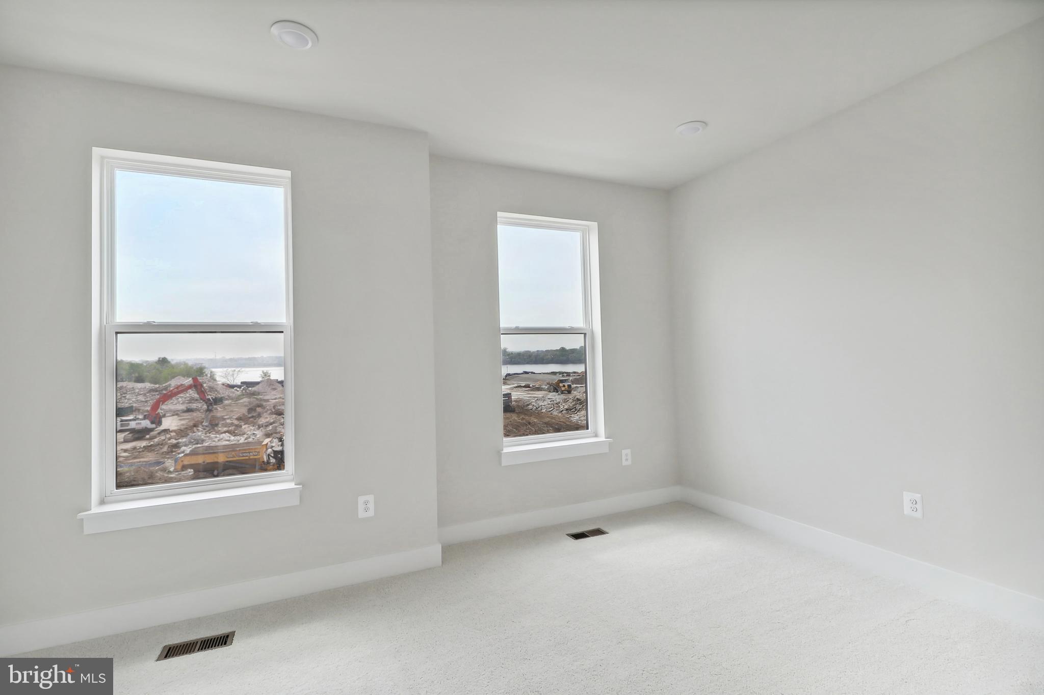 104 Glass Ln