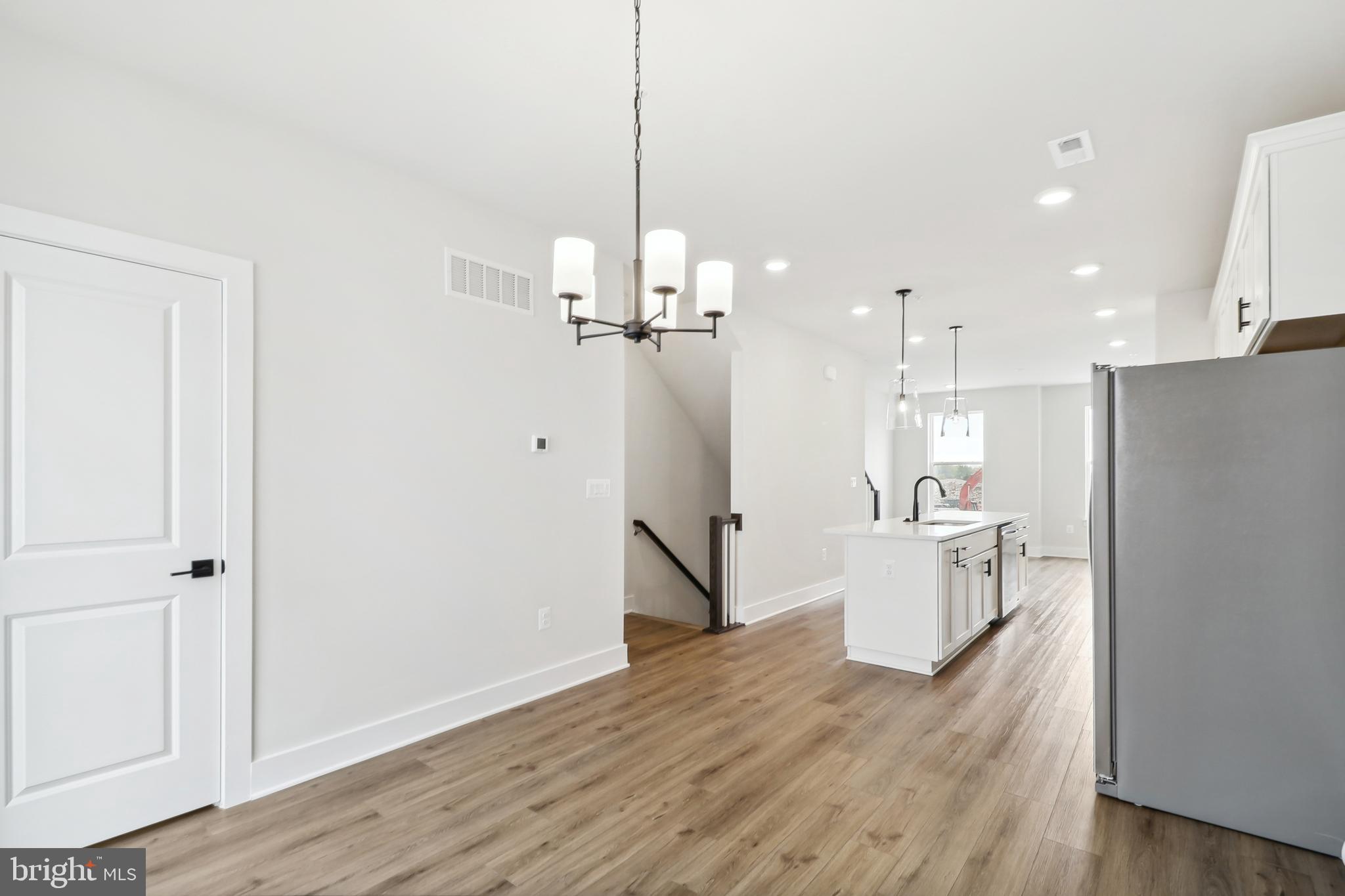 104 Glass Ln