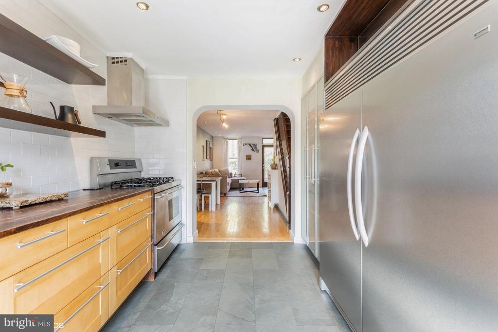 1449 Richardson St