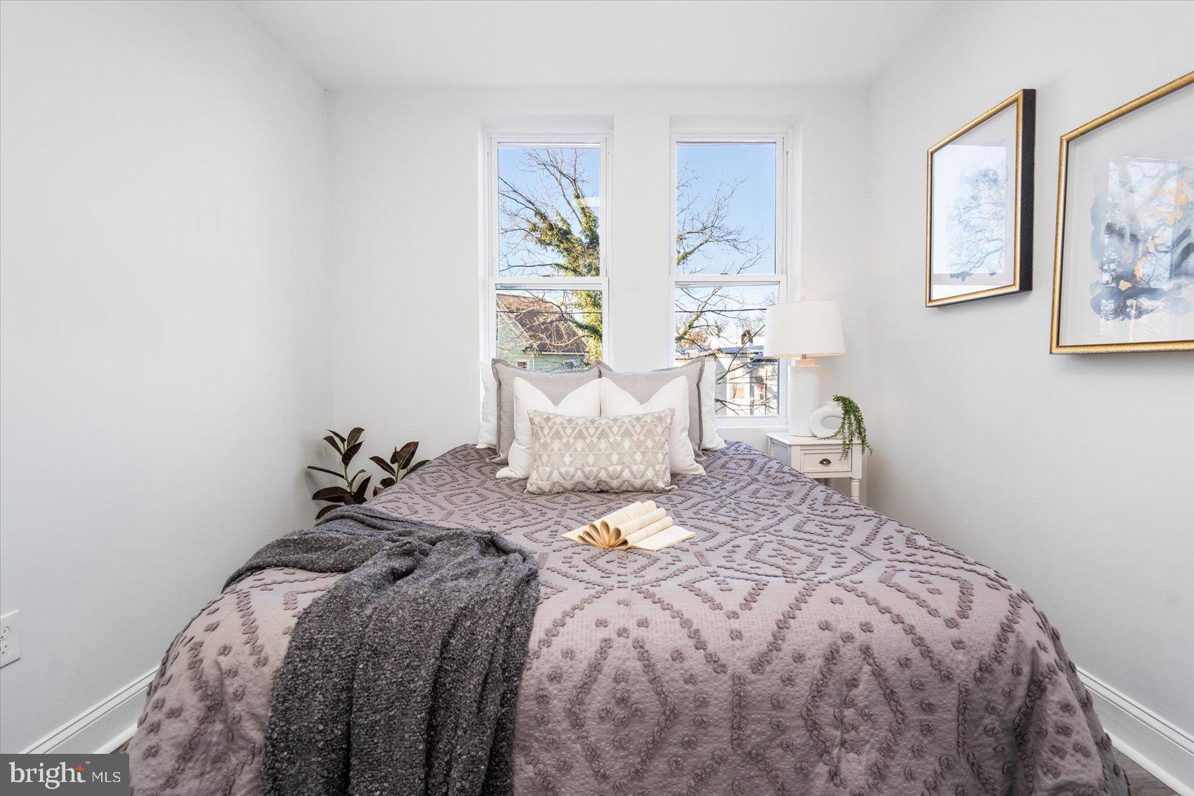 4114 W Forest Park Ave