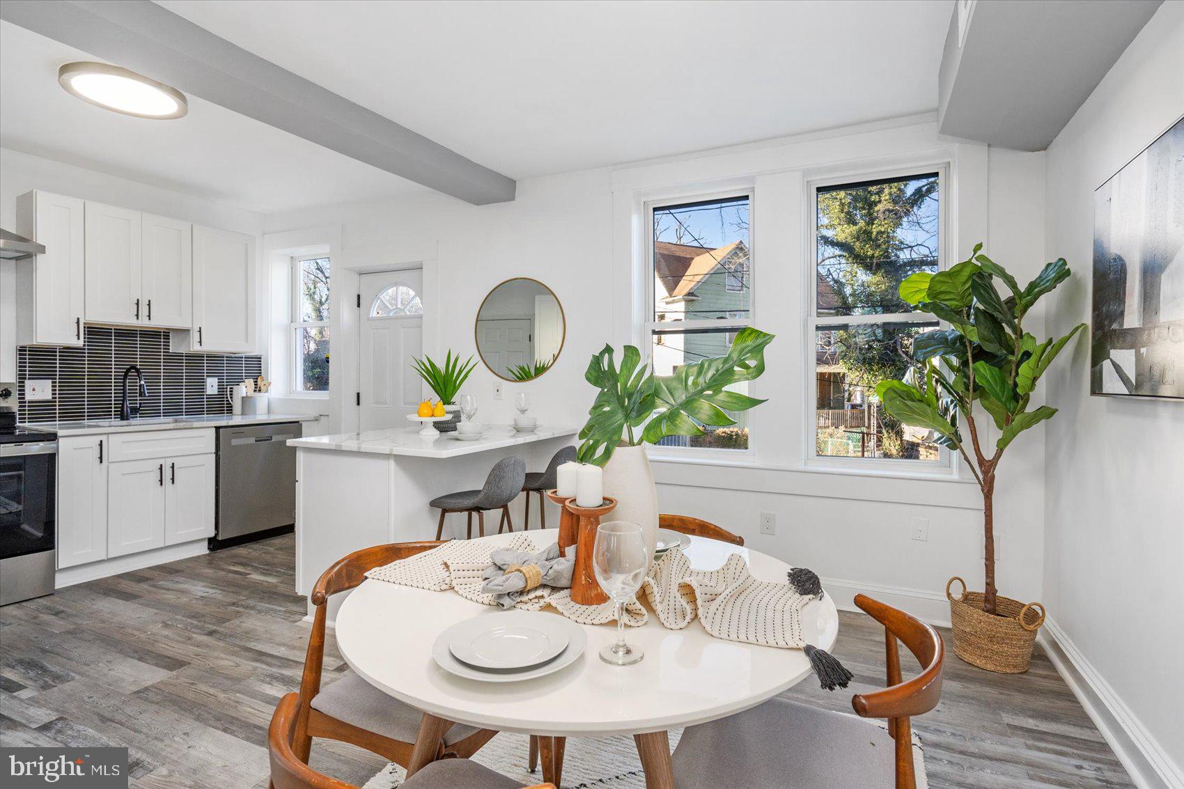 4114 W Forest Park Ave