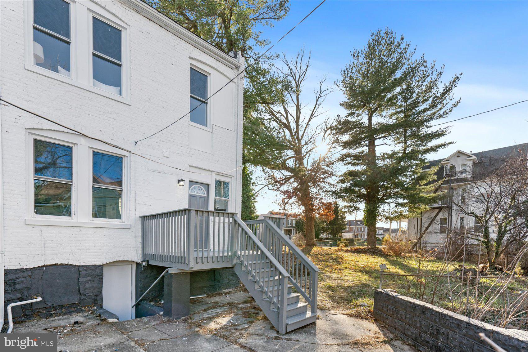 4114 W Forest Park Ave