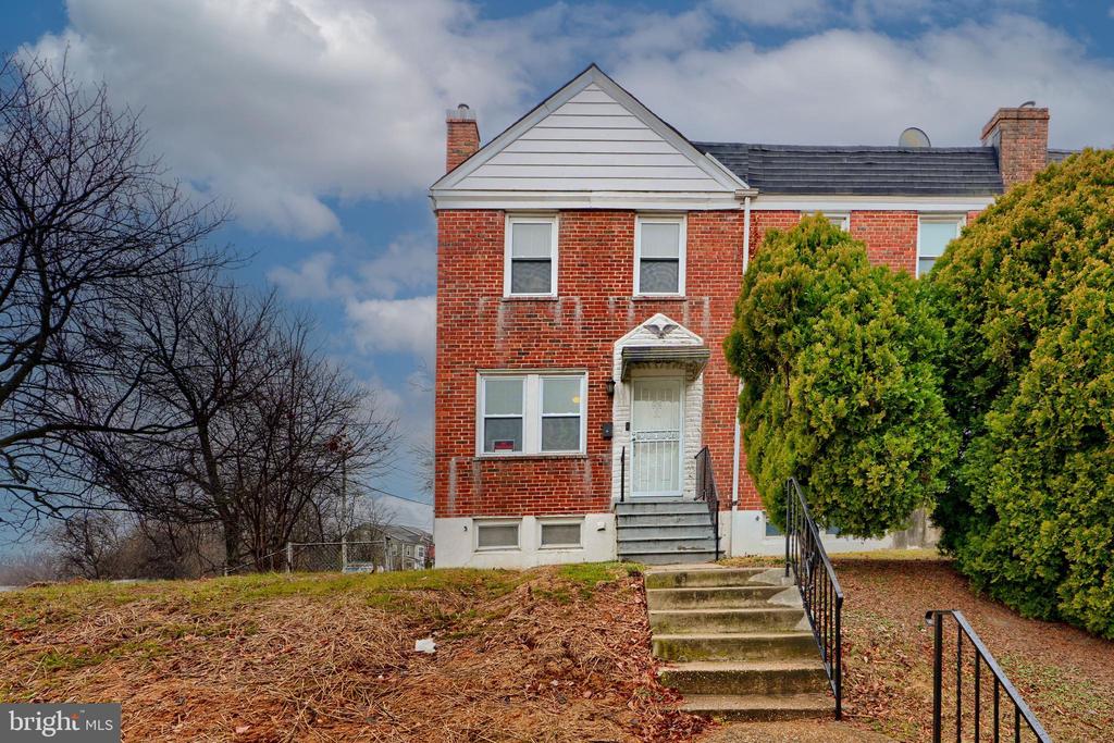 4131 Ardley Ave