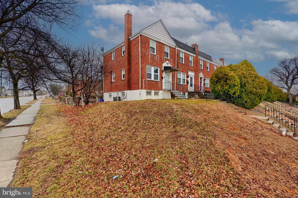 4131 Ardley Ave
