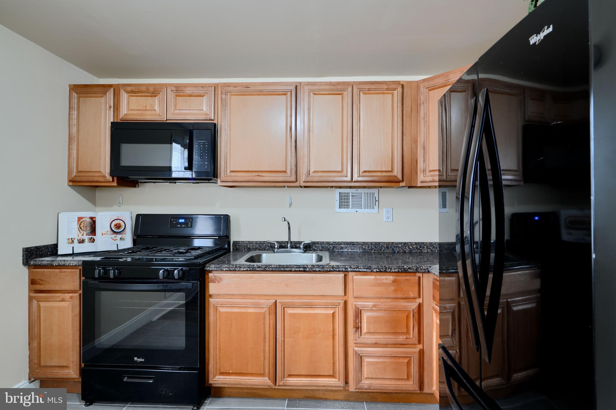 4131 Ardley Ave