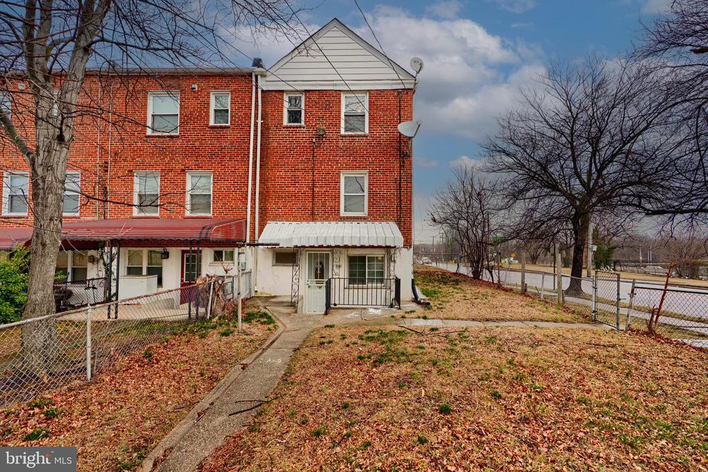 4131 Ardley Ave