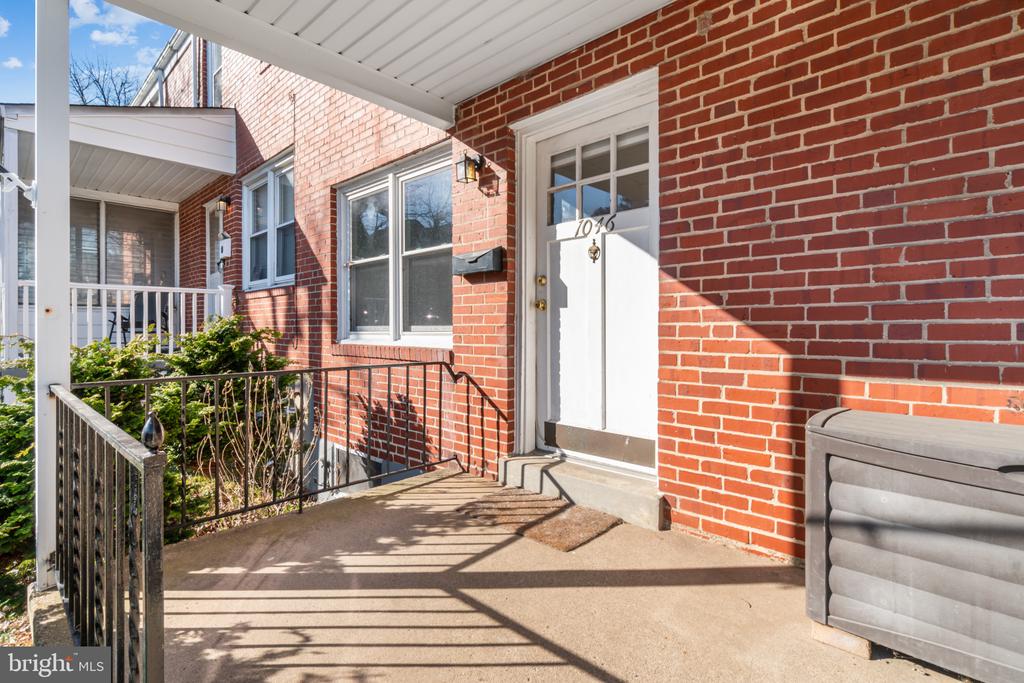 1046 Rockhill Ave