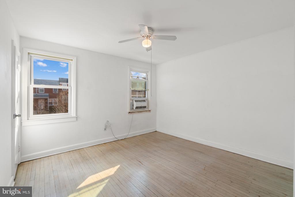 1046 Rockhill Ave