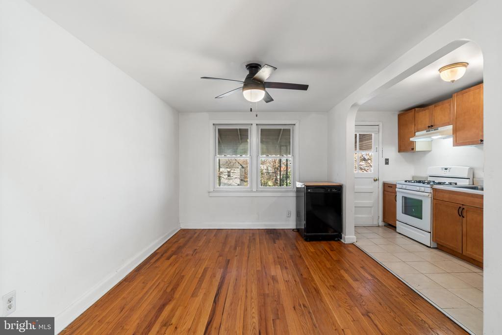 1046 Rockhill Ave