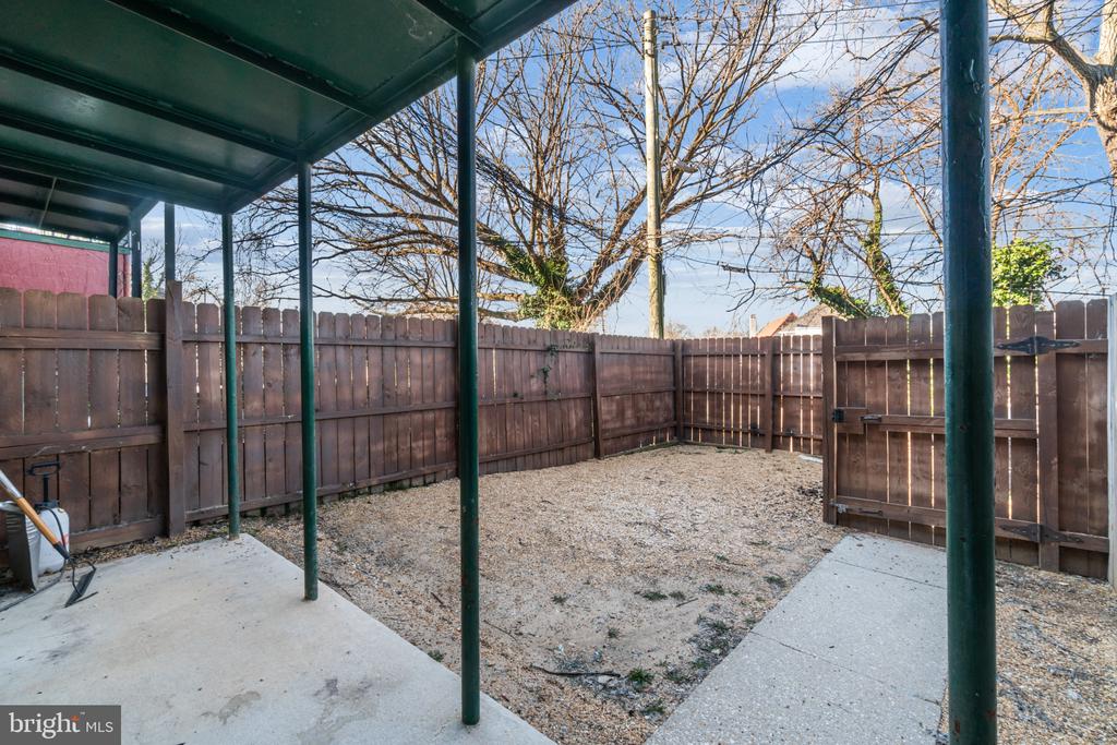 1046 Rockhill Ave