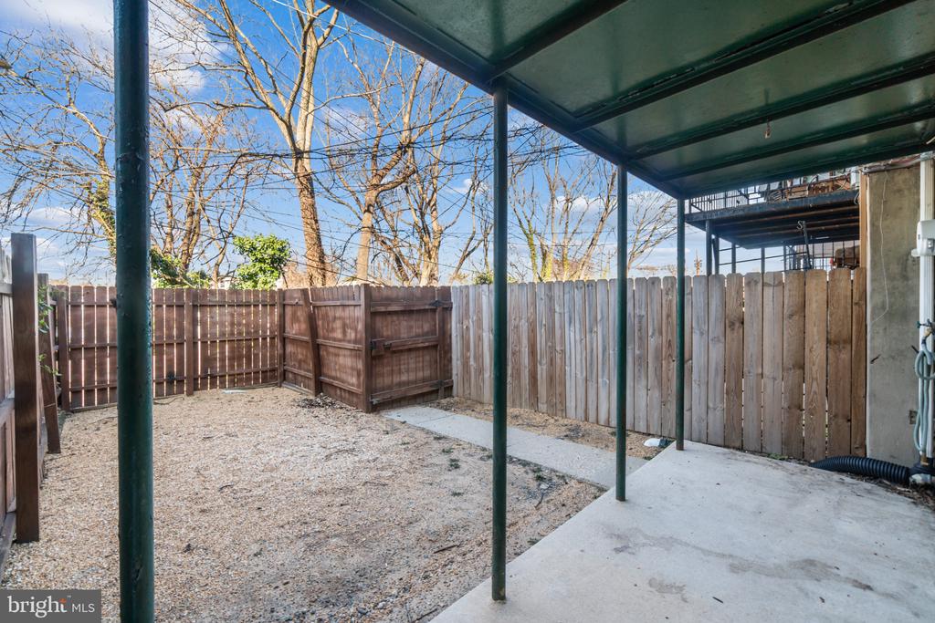 1046 Rockhill Ave