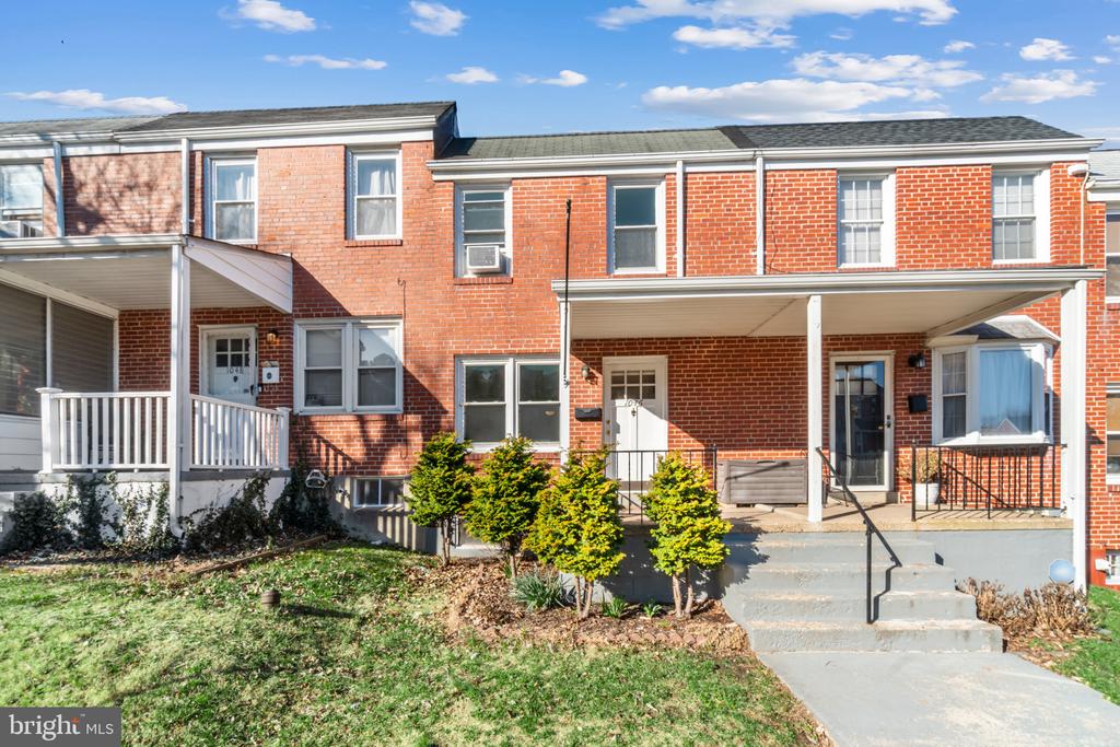 1046 Rockhill Ave