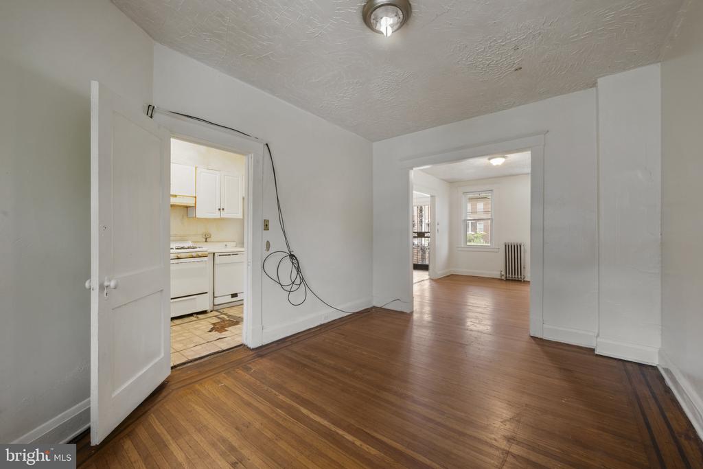 3212 Normount Ave