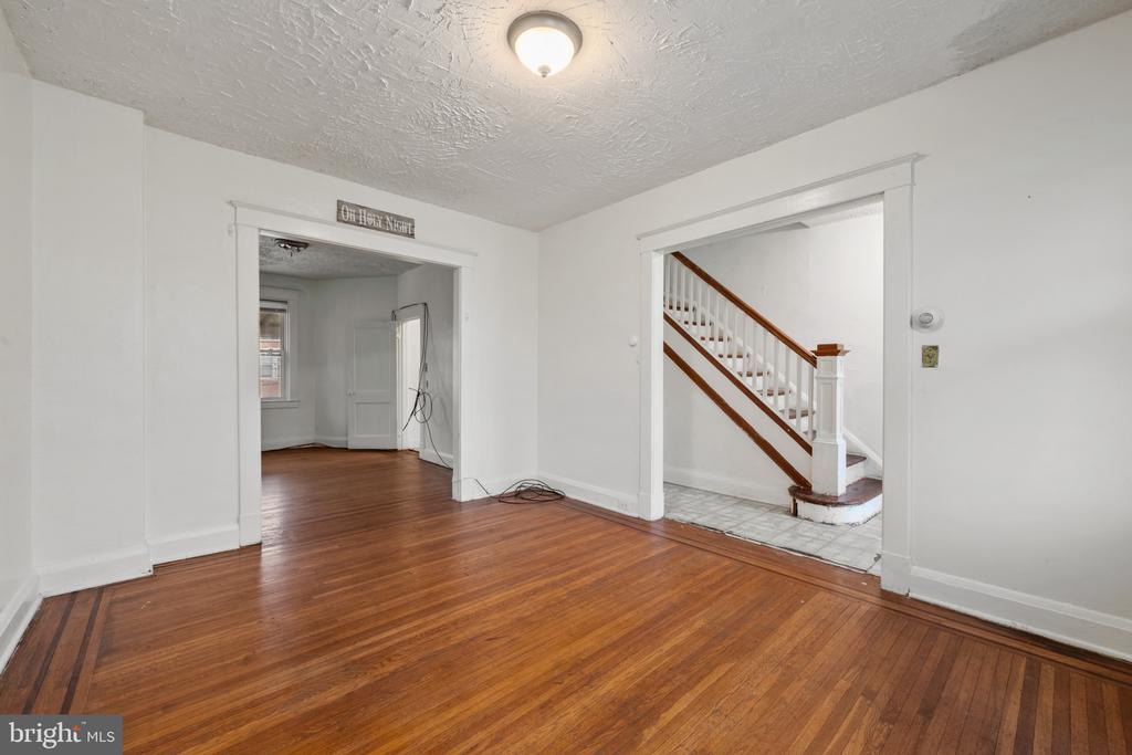 3212 Normount Ave