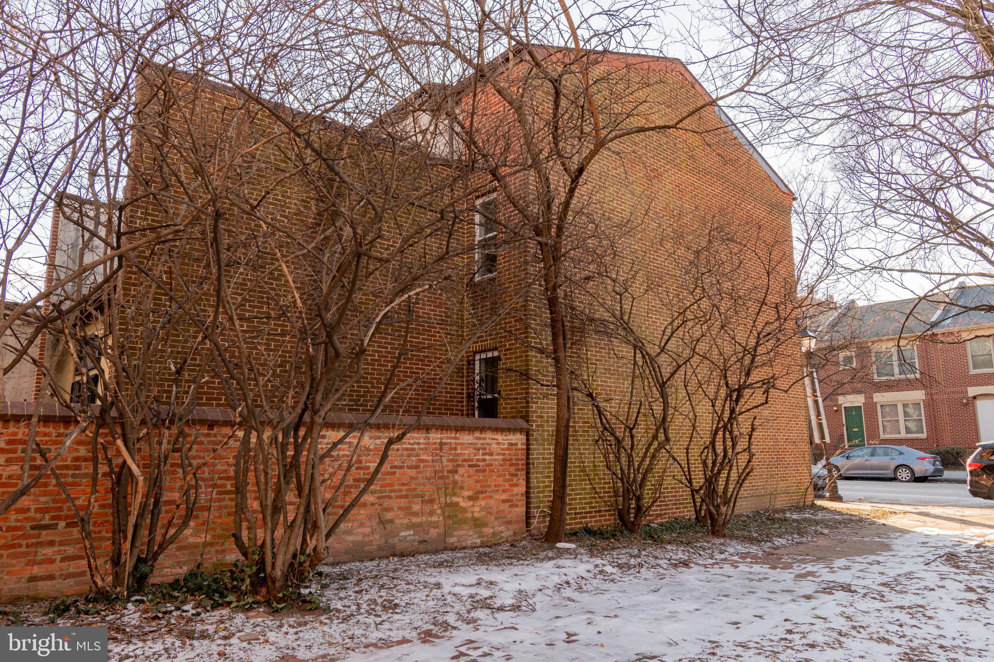 205 Scott St