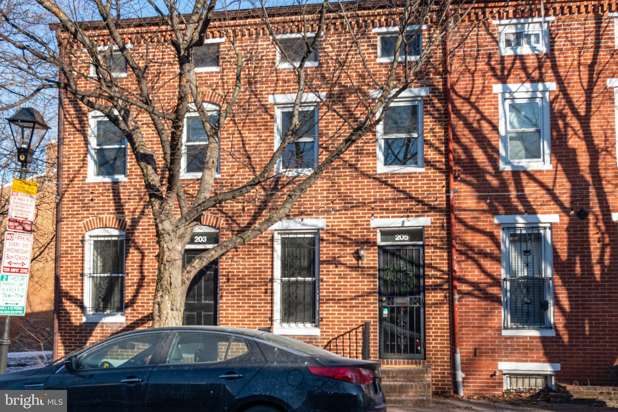 205 Scott St
