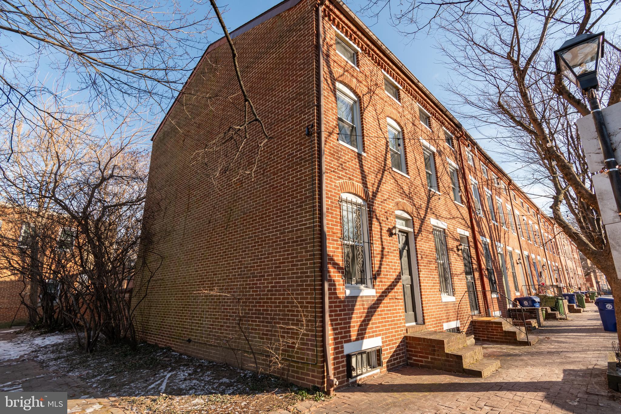 205 Scott St