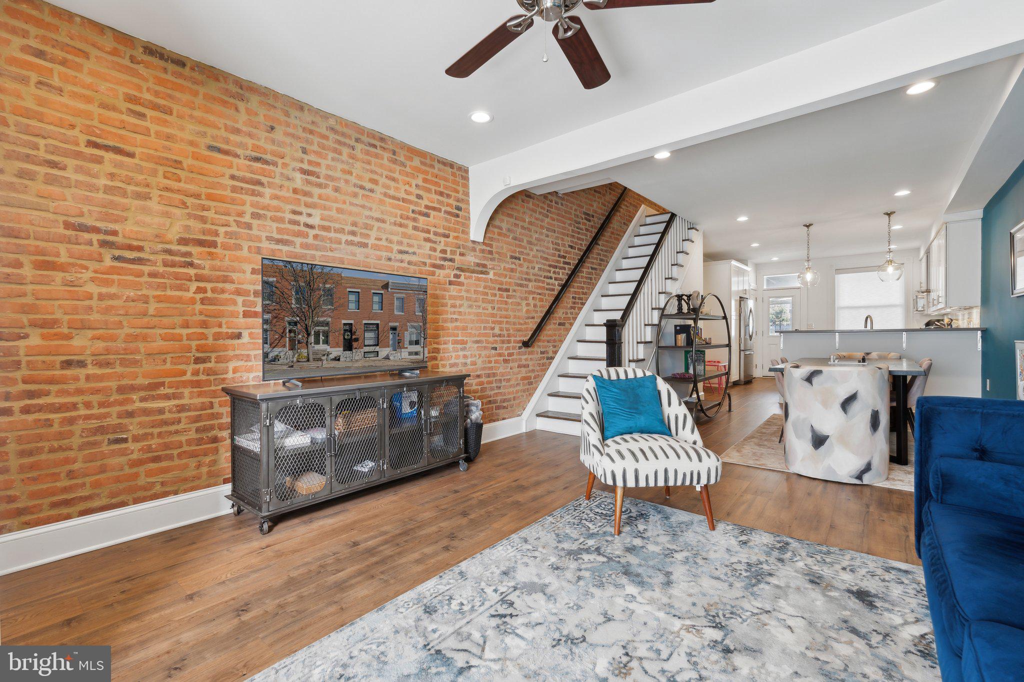 3922 Foster Ave