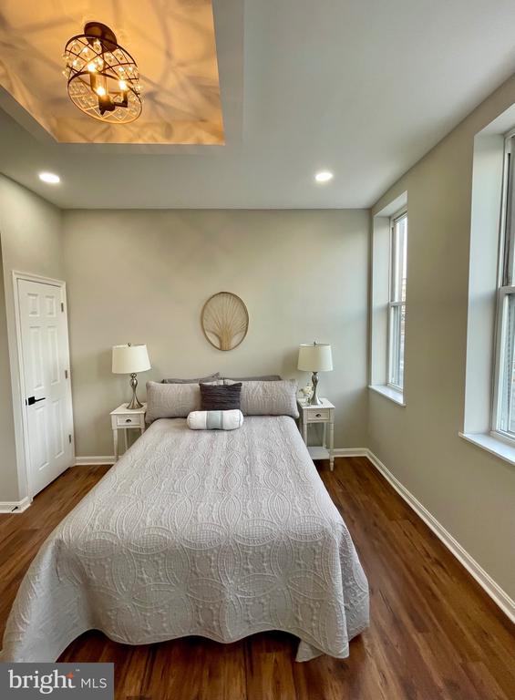 413 E North Ave