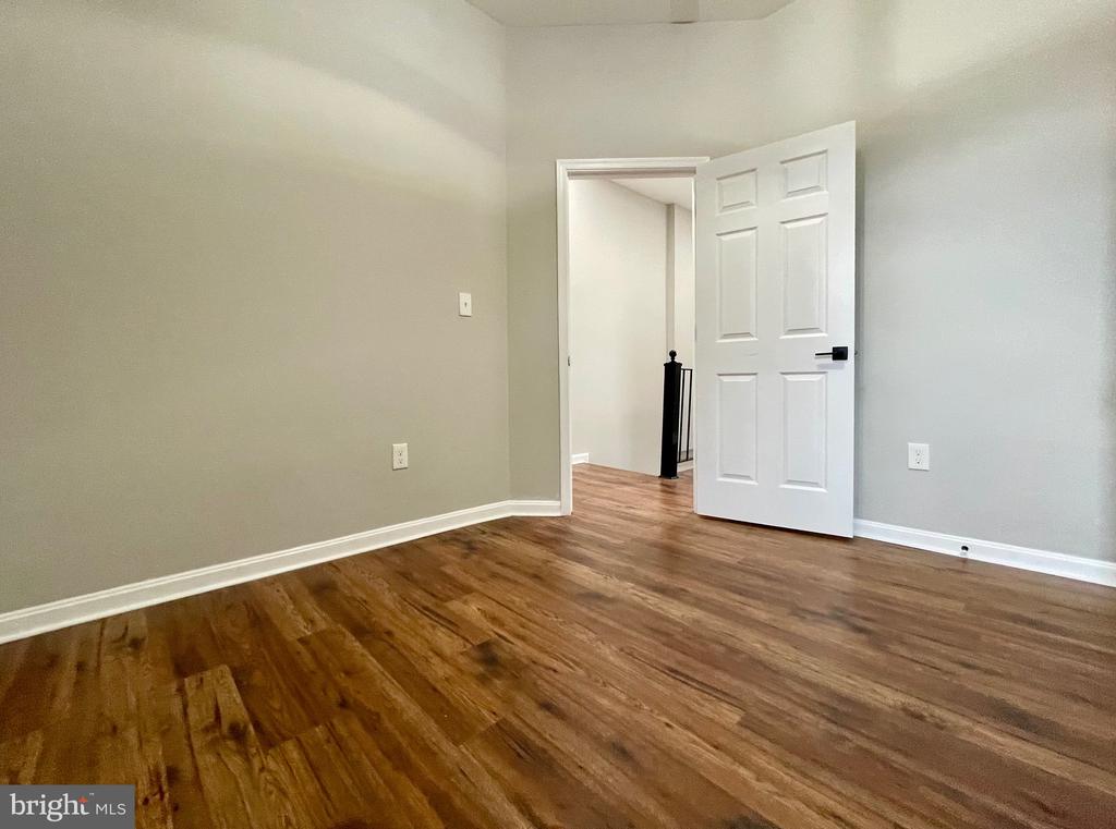 413 E North Ave