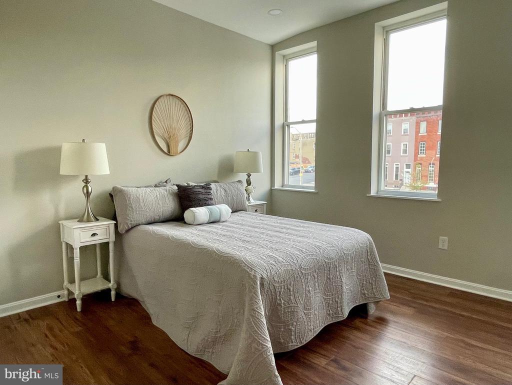 413 E North Ave