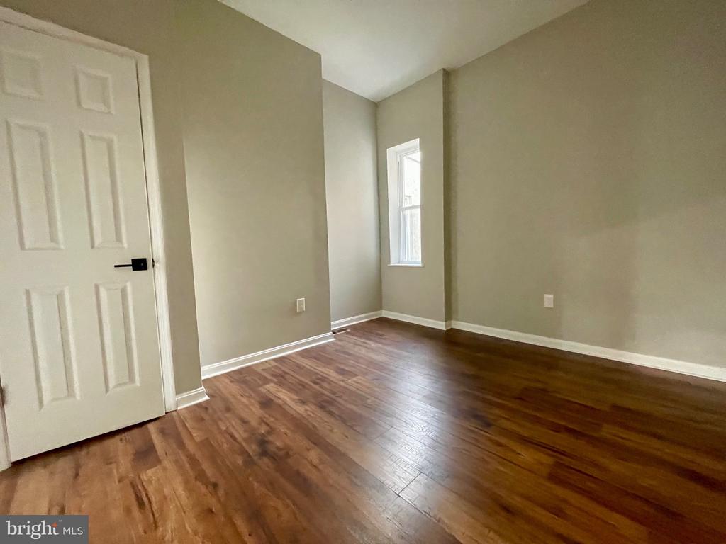 413 E North Ave