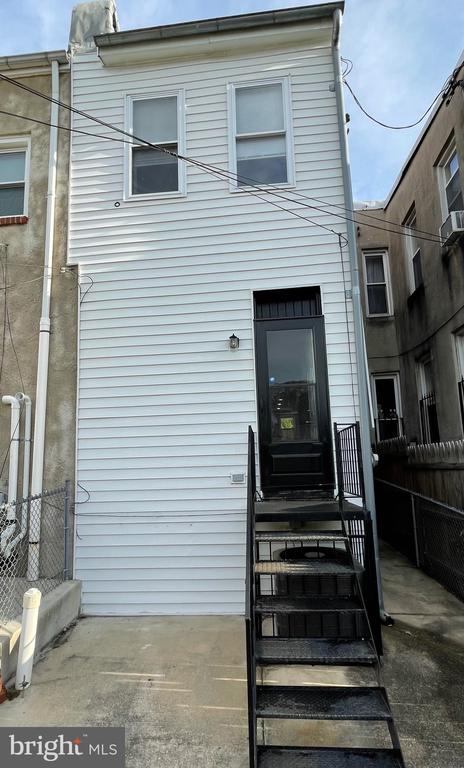 413 E North Ave