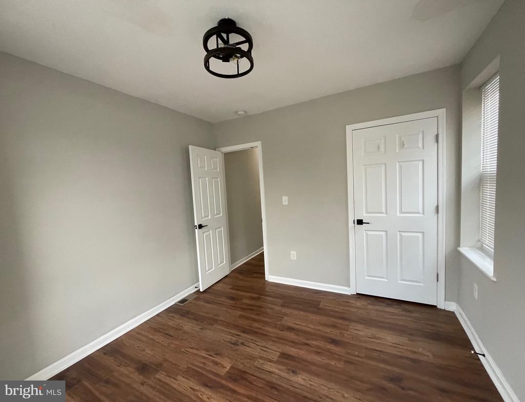 413 E North Ave
