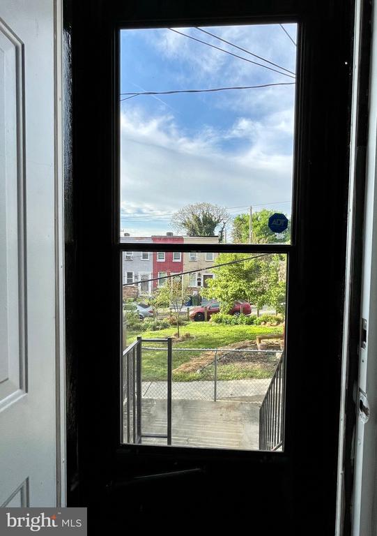 413 E North Ave