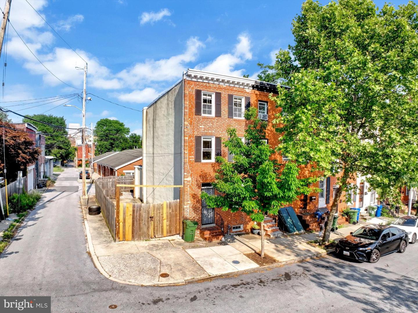115 Parkin St