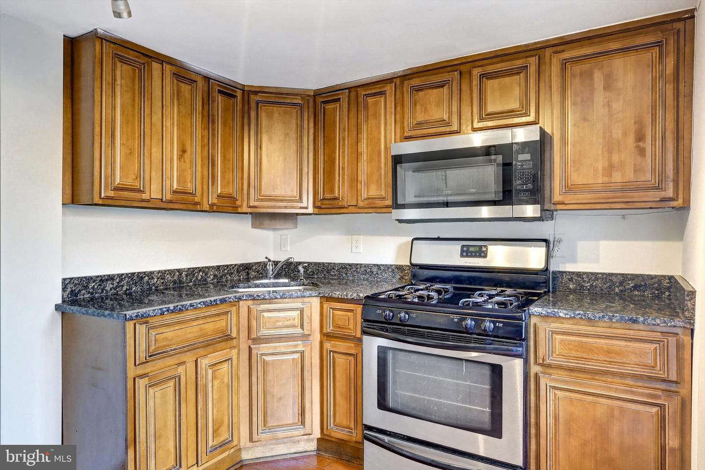 115 Parkin St