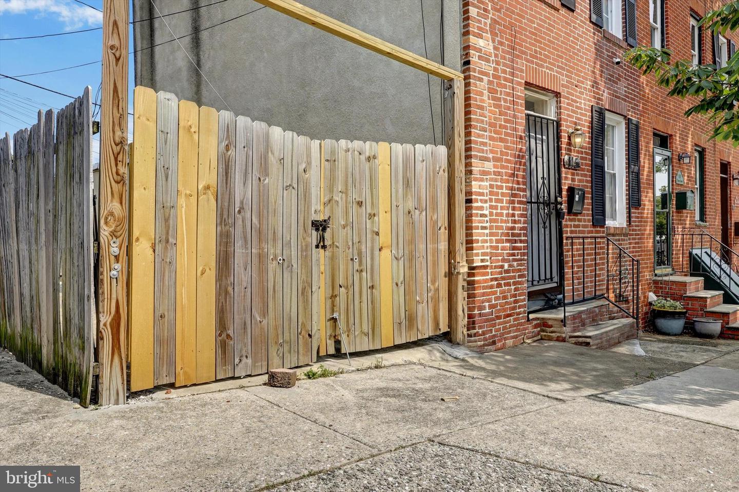 115 Parkin St