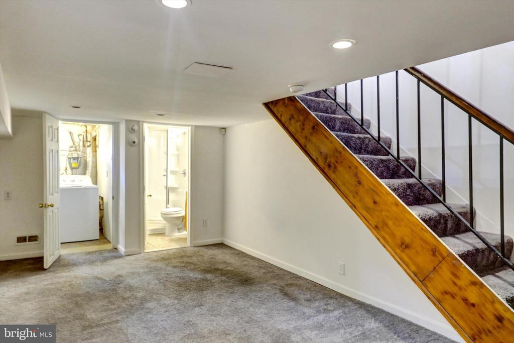 115 Parkin St