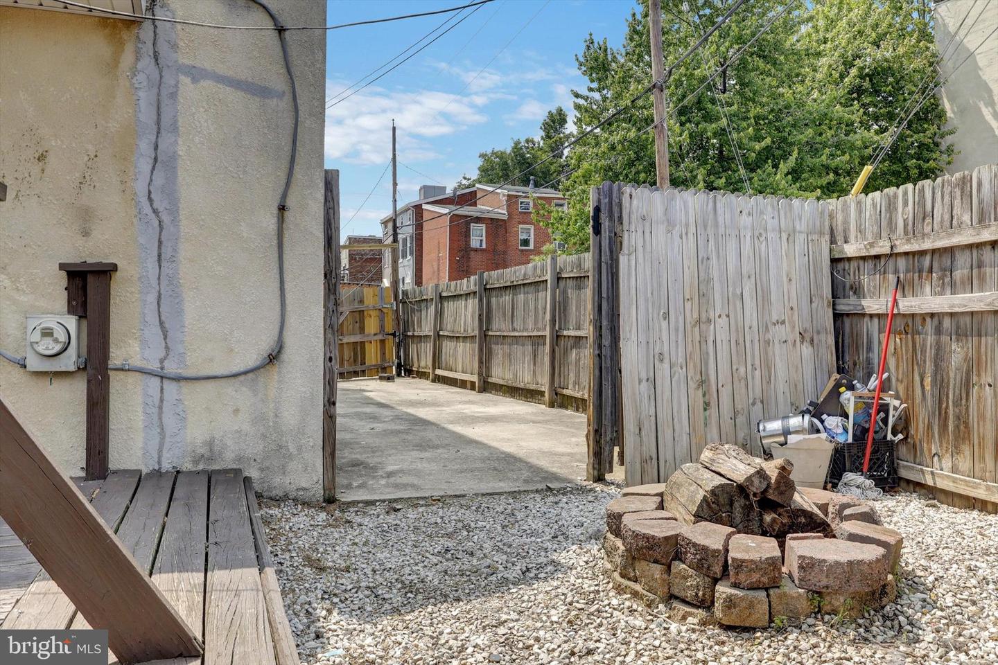 115 Parkin St