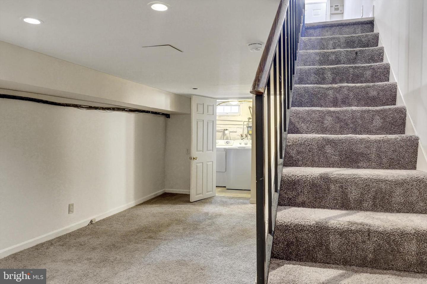 115 Parkin St