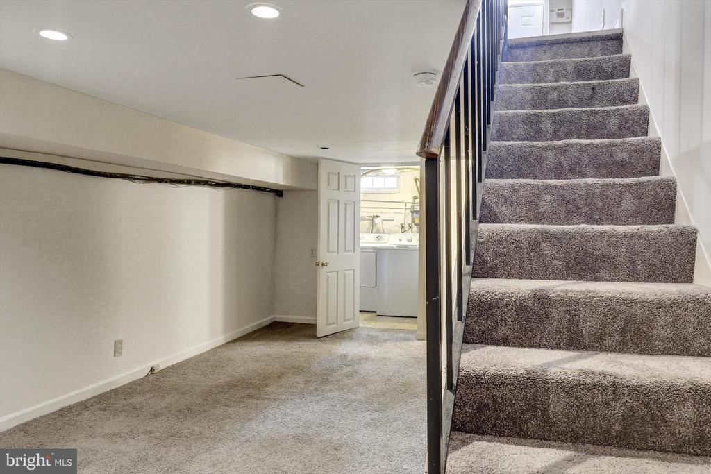 115 Parkin St
