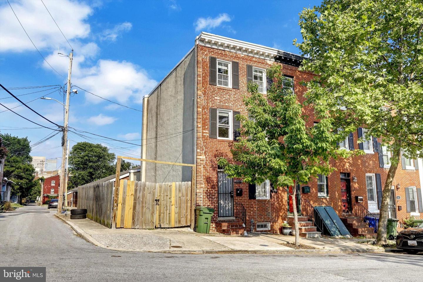 115 Parkin St
