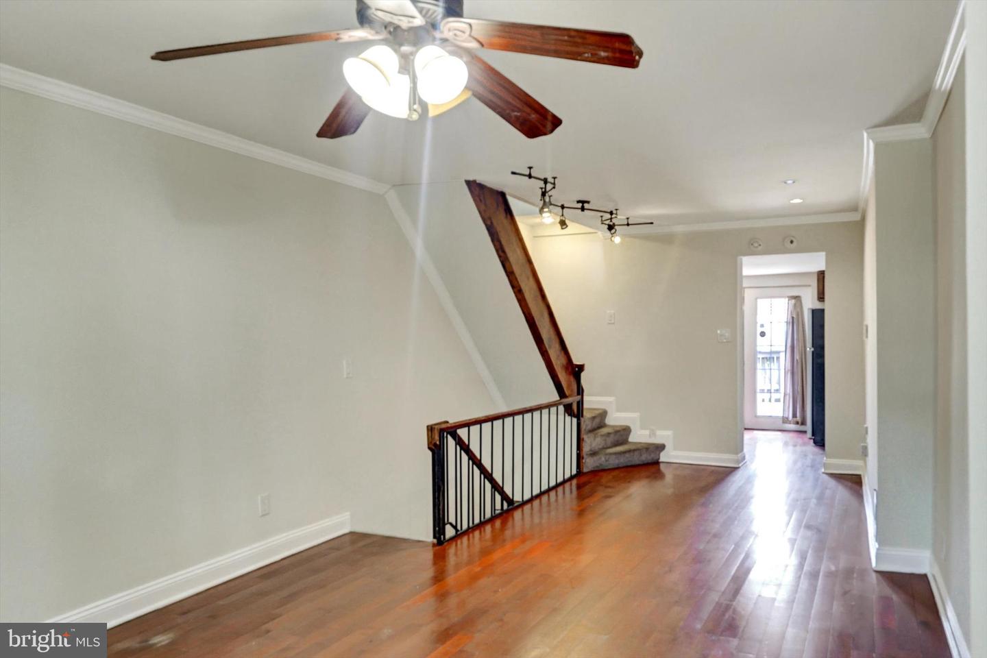 115 Parkin St