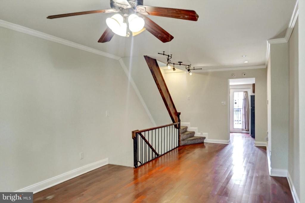 115 Parkin St