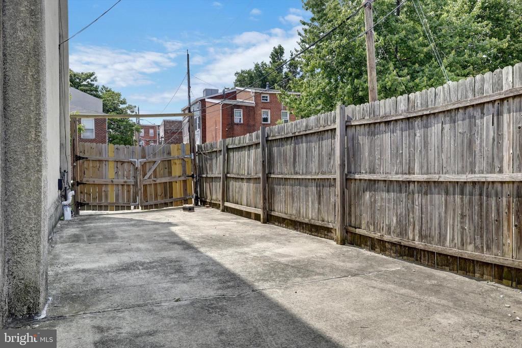 115 Parkin St