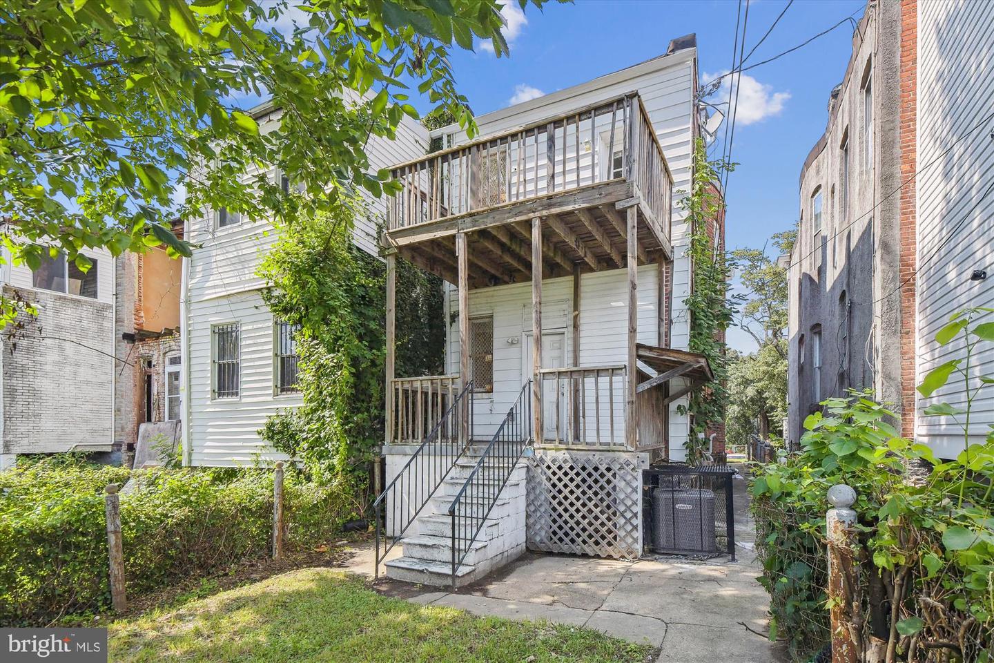 3017 Belmont Ave