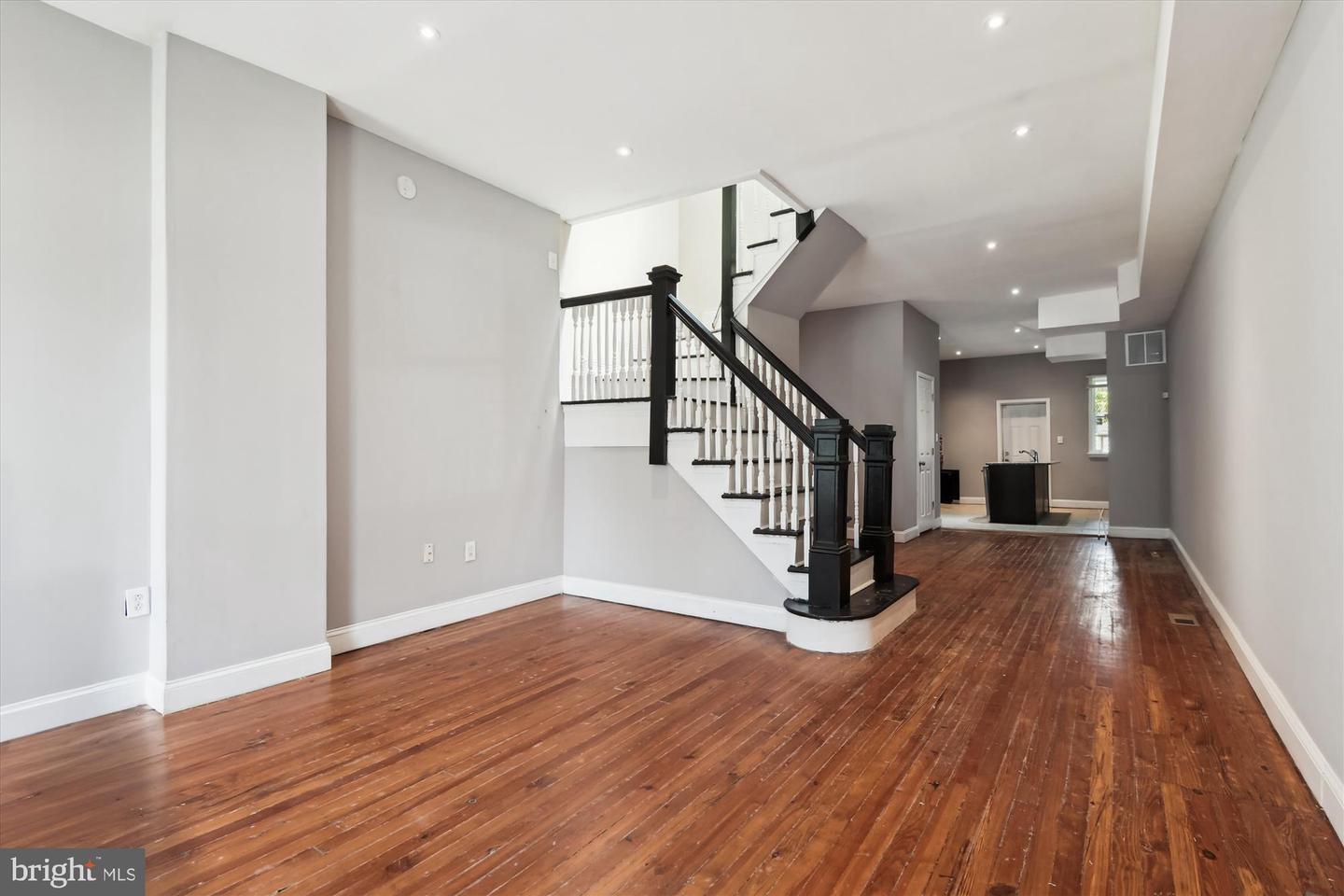 3017 Belmont Ave
