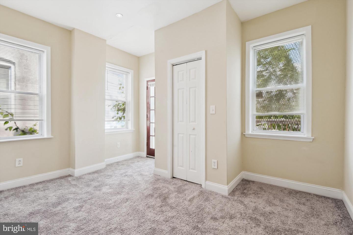 3017 Belmont Ave
