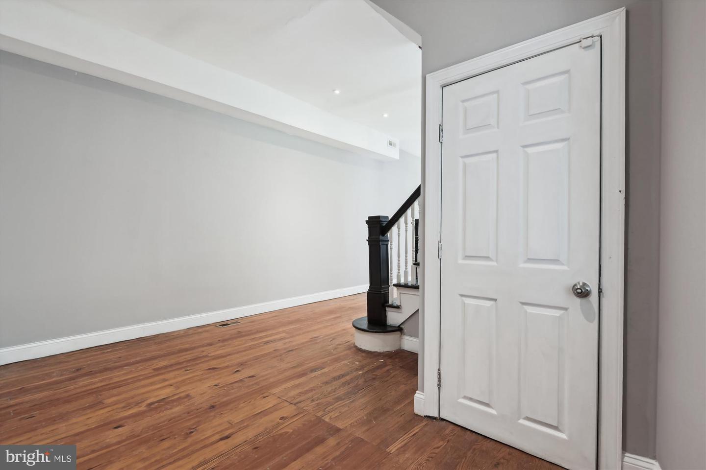 3017 Belmont Ave