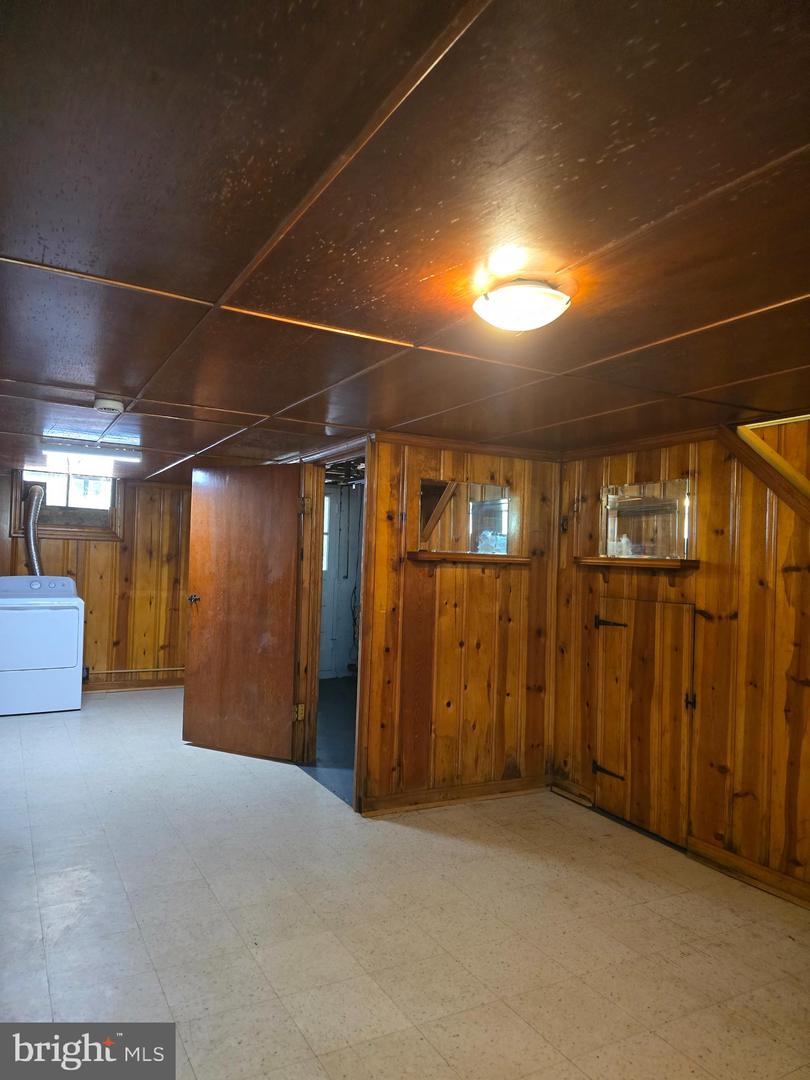 1046 ROCKHILL AVE