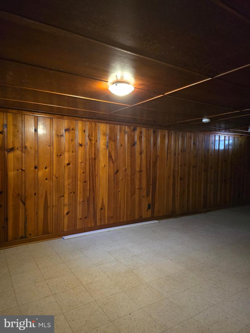 1046 ROCKHILL AVE