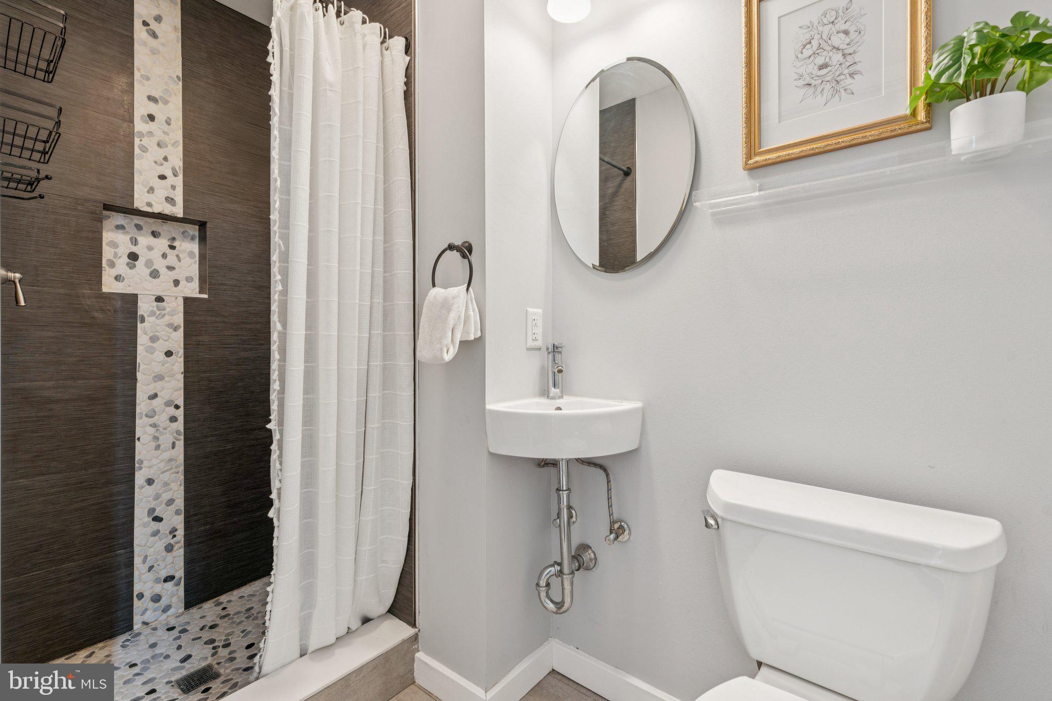 1431 RICHARDSON STREET